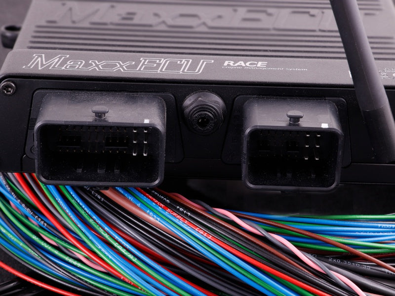 MaxxECU RACE - STANDARD (ECU, johtosarja ja tarvikkeet)