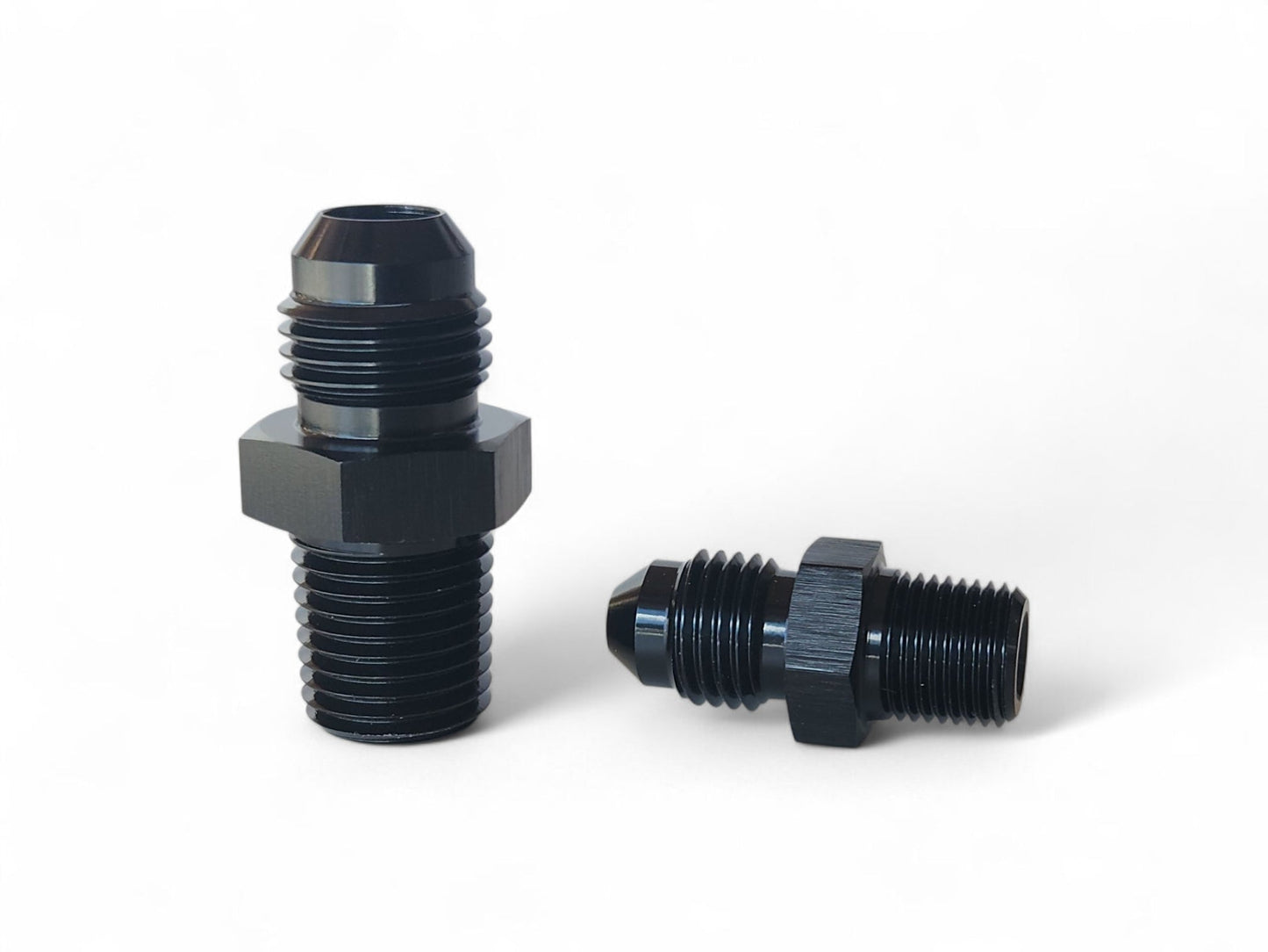 Lähtöliitin AN10 / NPT (Musta)