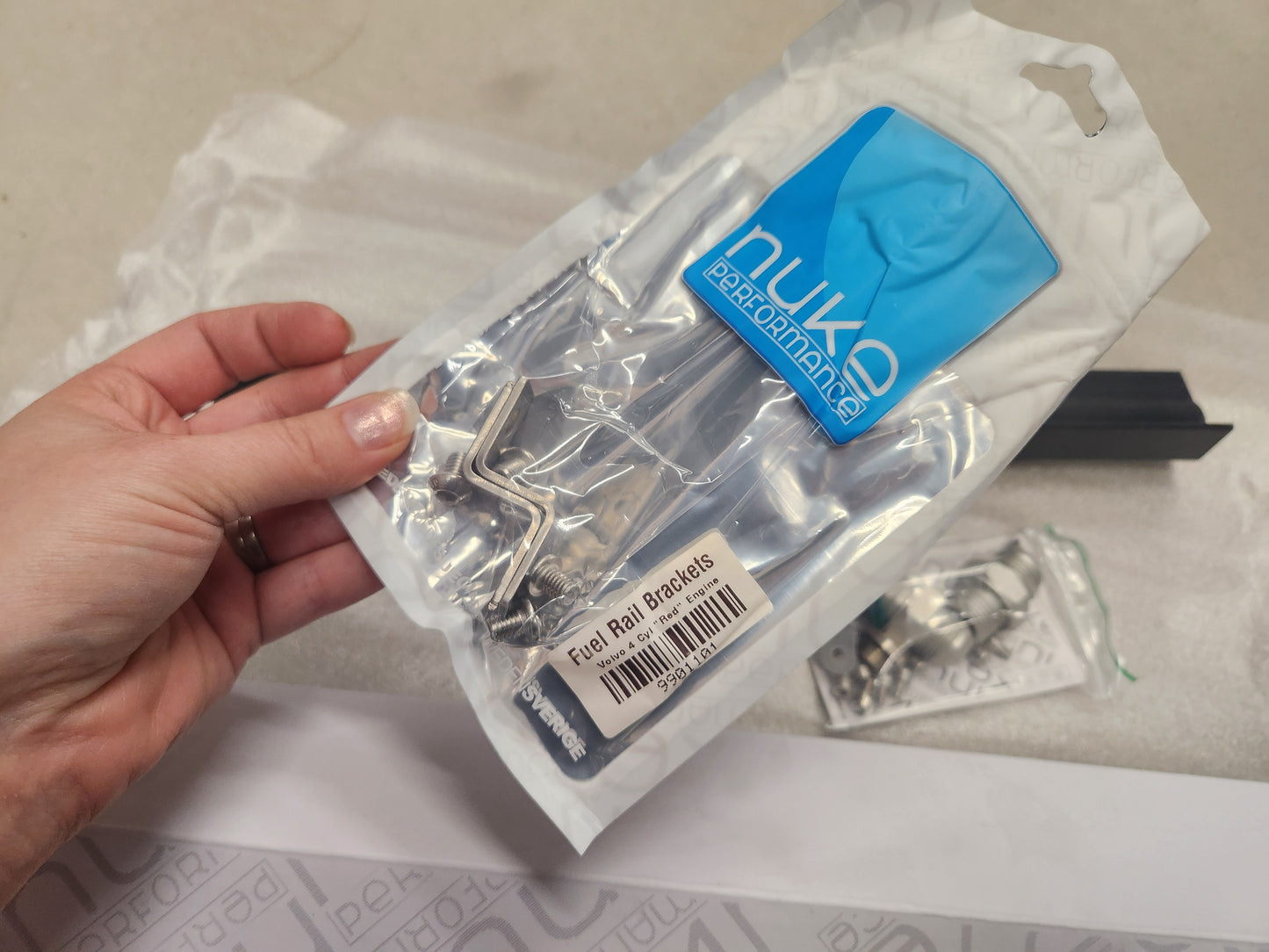 Nuke Performance Volvo 4cyl Red Engine 8v/16v Fuel Rail - Bolt On