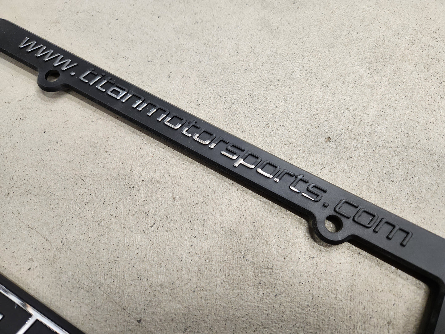 Titan Motorsport License Plate Frame (kakkoslaatu)