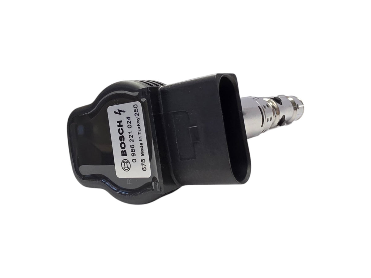 Bosch Sytytyspuola Pääteasteella VAG 1.8 L Keskipitkä (0986221024)