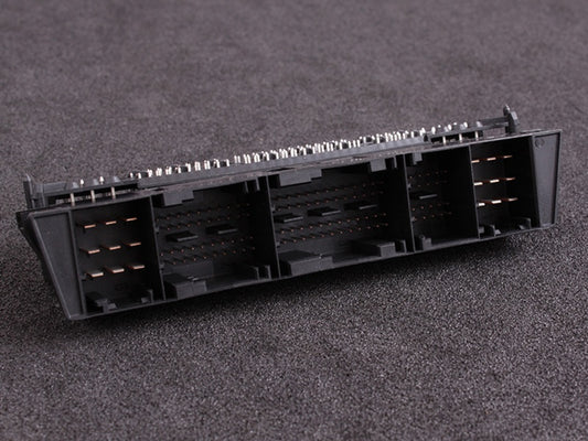 ECU Liitin BMW S54/Porsche 996 (120-pin)