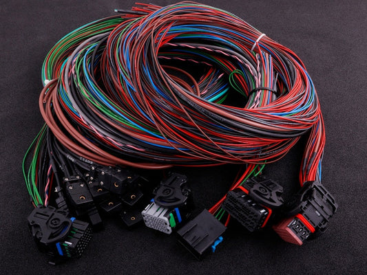 MaxxECU PRO - PREMIUM (ECU, johtosarja, lisävarusteet ja LSU 4.2)