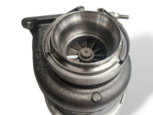 Downpipe lähtö V-Band 4'' Keskittävä (Holset HX50/52/55)