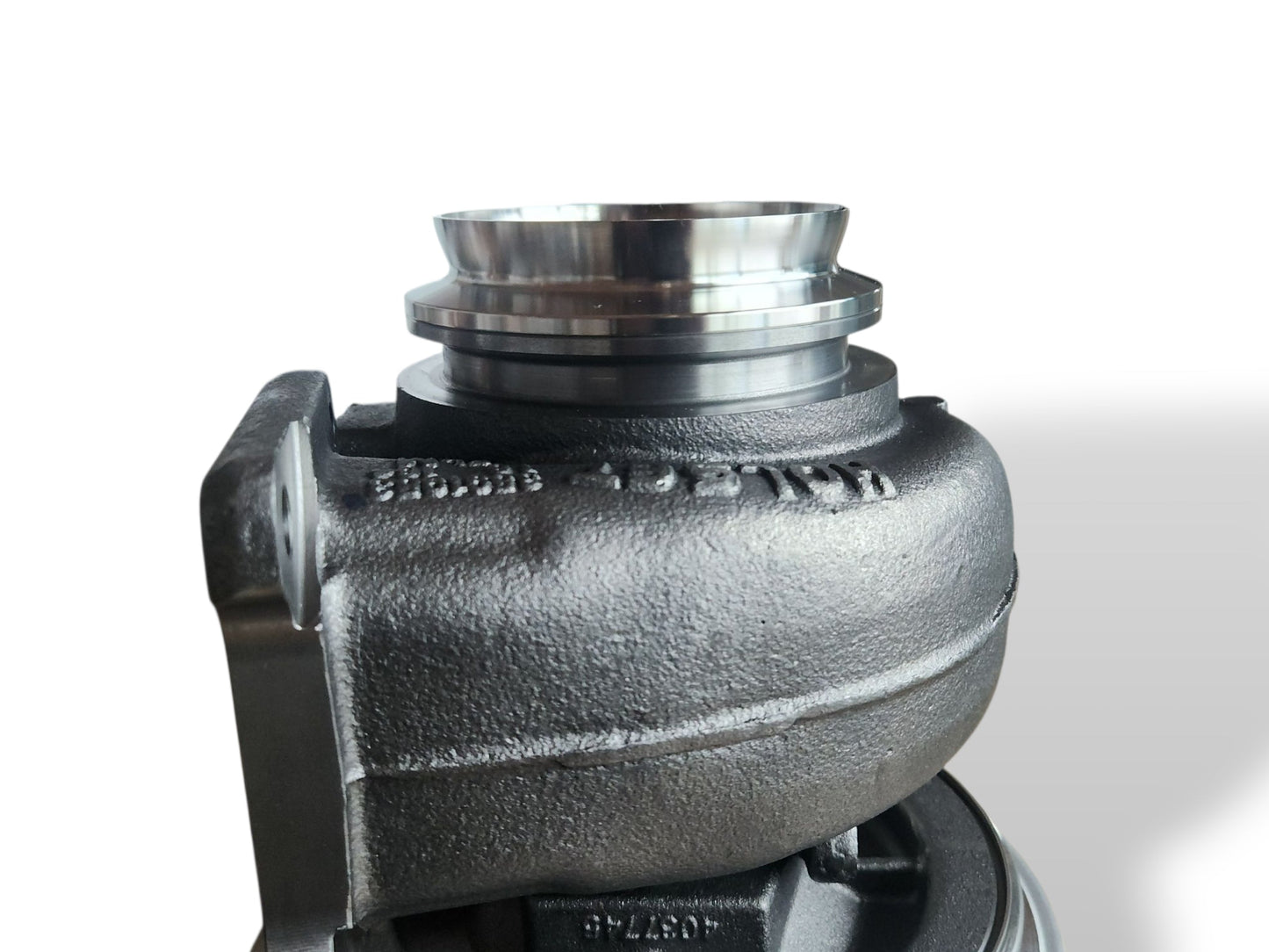 Downpipe lähtö V-Band 4'' Keskittävä (Holset HX50/52/55)