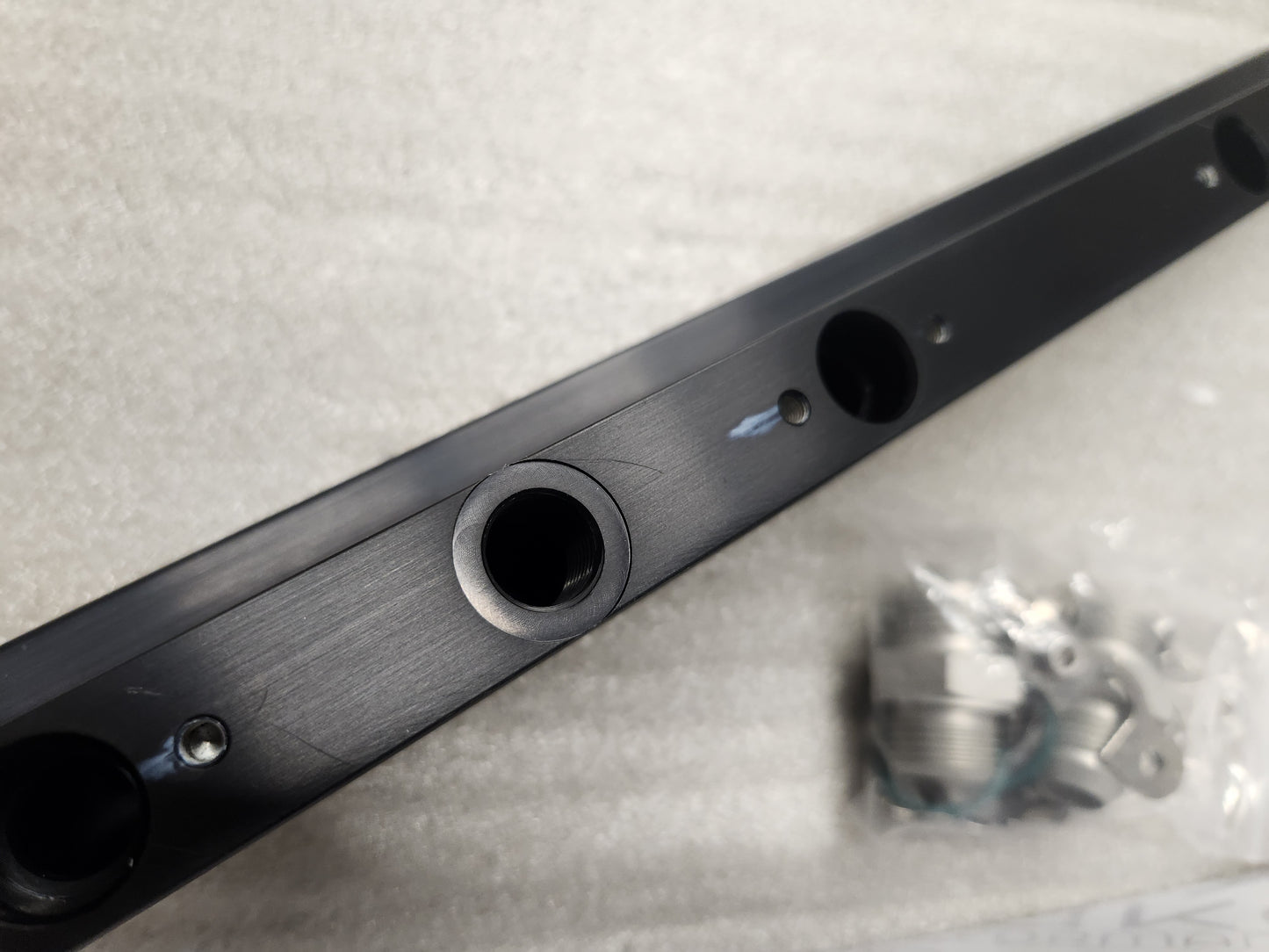 Nuke polttoainekisko, Nissan Skyline 6 syl RB26DET ASIAKASPALAUTUS (pieniä naarmuja)