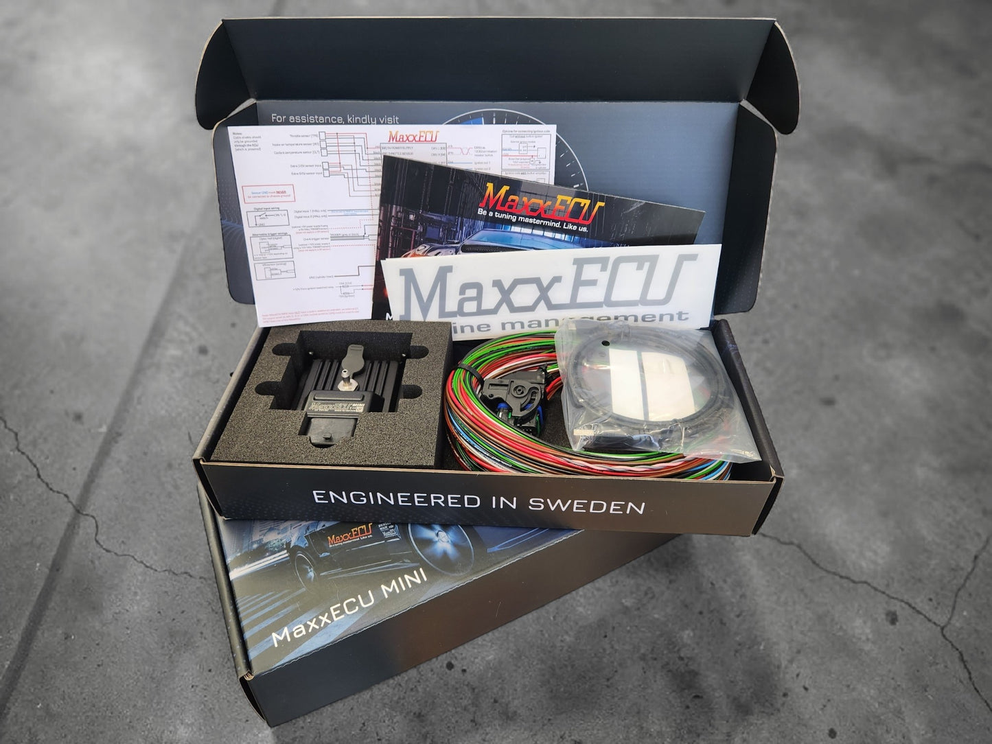 MaxxECU MINI - STANDARD (ECU, johtosarja ja tarvikkeet)