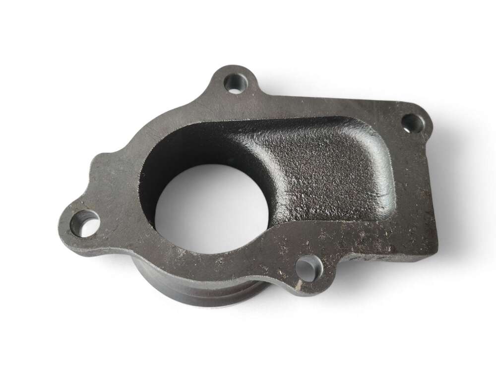 Downpipe lähtö 4-bolt - V-Band 2,5'' valurautainen (Holset HE221W)