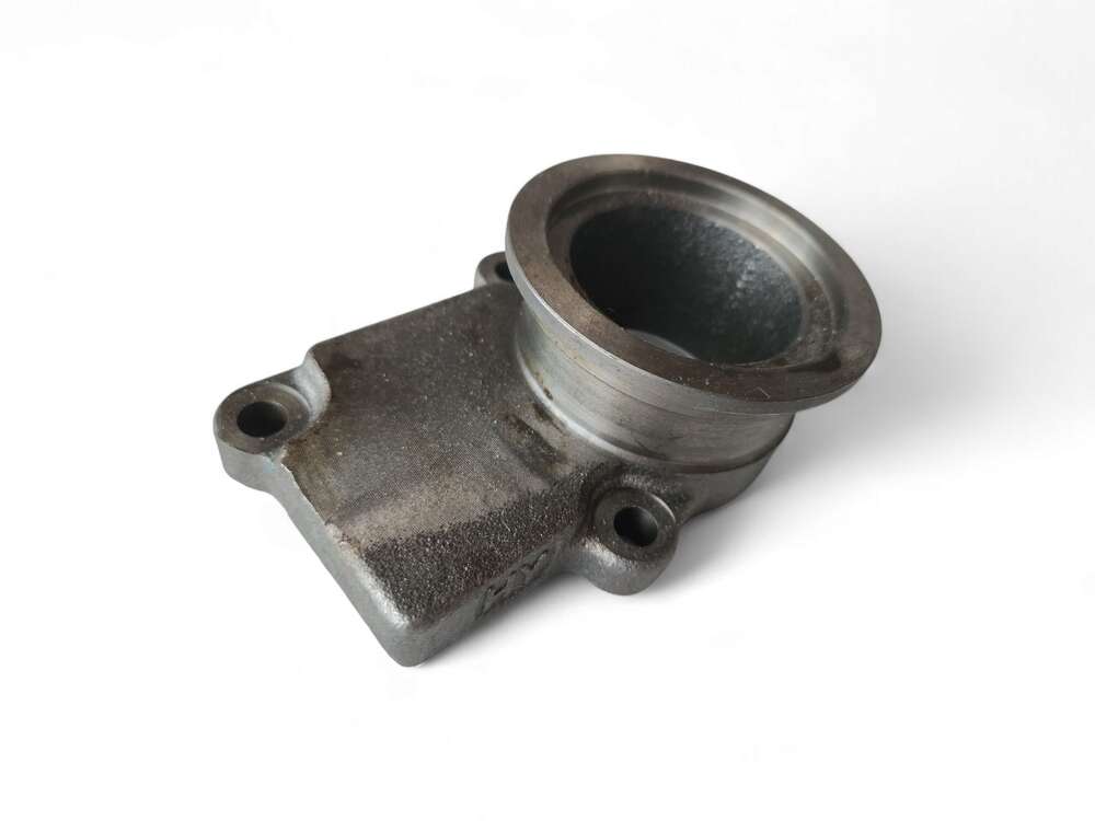 Downpipe lähtö 4-bolt - V-Band 2,5'' valurautainen (Holset HE221W)