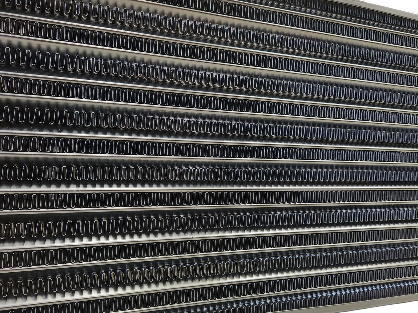 Välijäähdytin 600x300x120mm Tube & Fin Nissan GTR