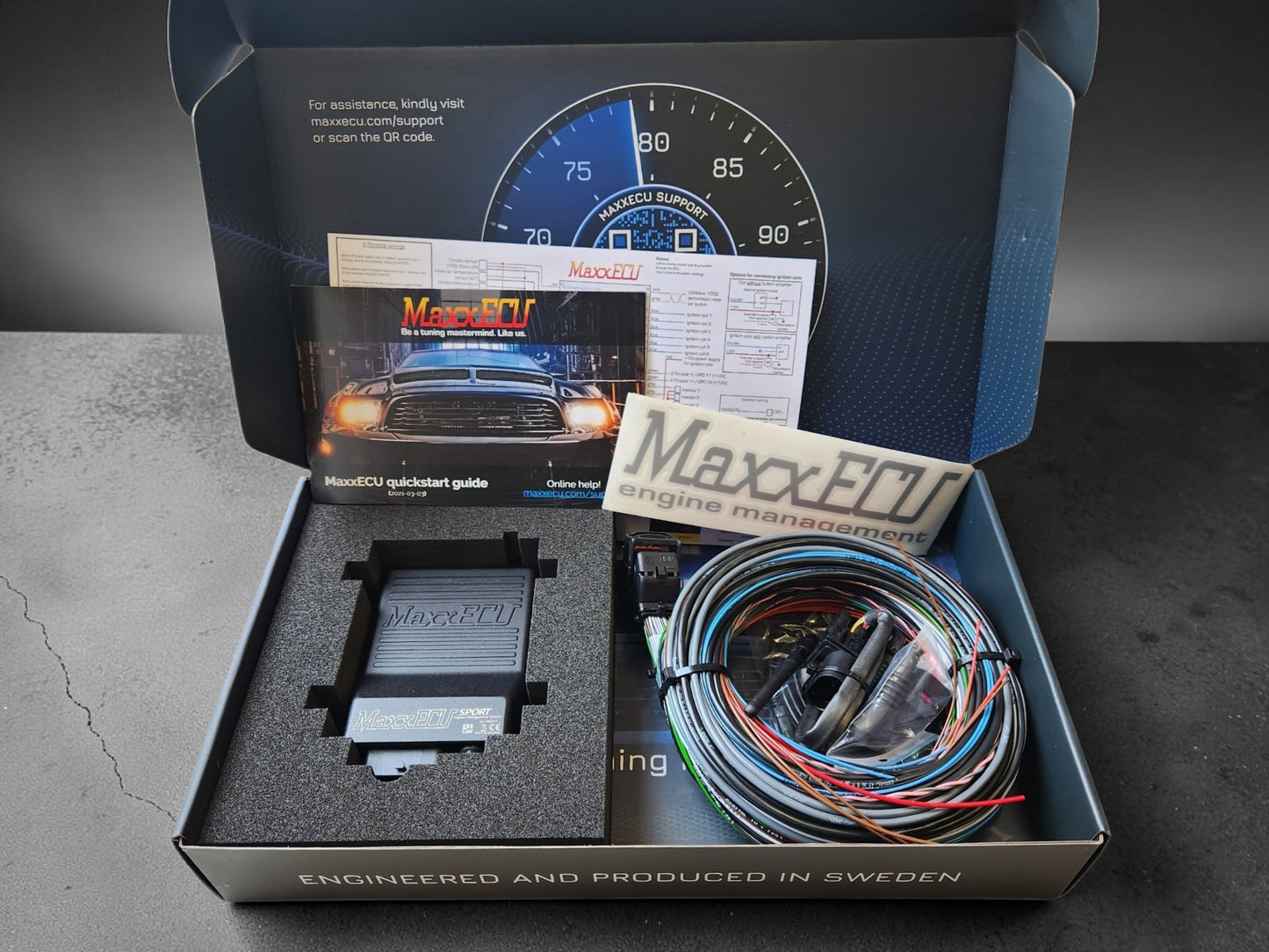 MaxxECU SPORT - PREMIUM (ECU, johtosarja, lisävarusteet ja LSU 4.2)